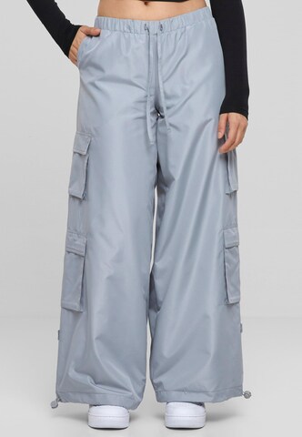 Urban Classics - Perna larga Calças cargo em cinzento: frente