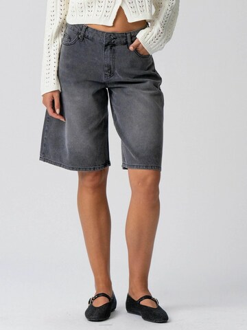 It's May Regular Trousers ' Esme ' in Black: front