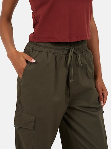 Baggy Pantaloni cargo di BRAVE SOUL in verde