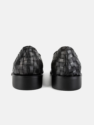 L37 HANDMADE SHOES Instappers 'PURE CLASSIC' in Zwart