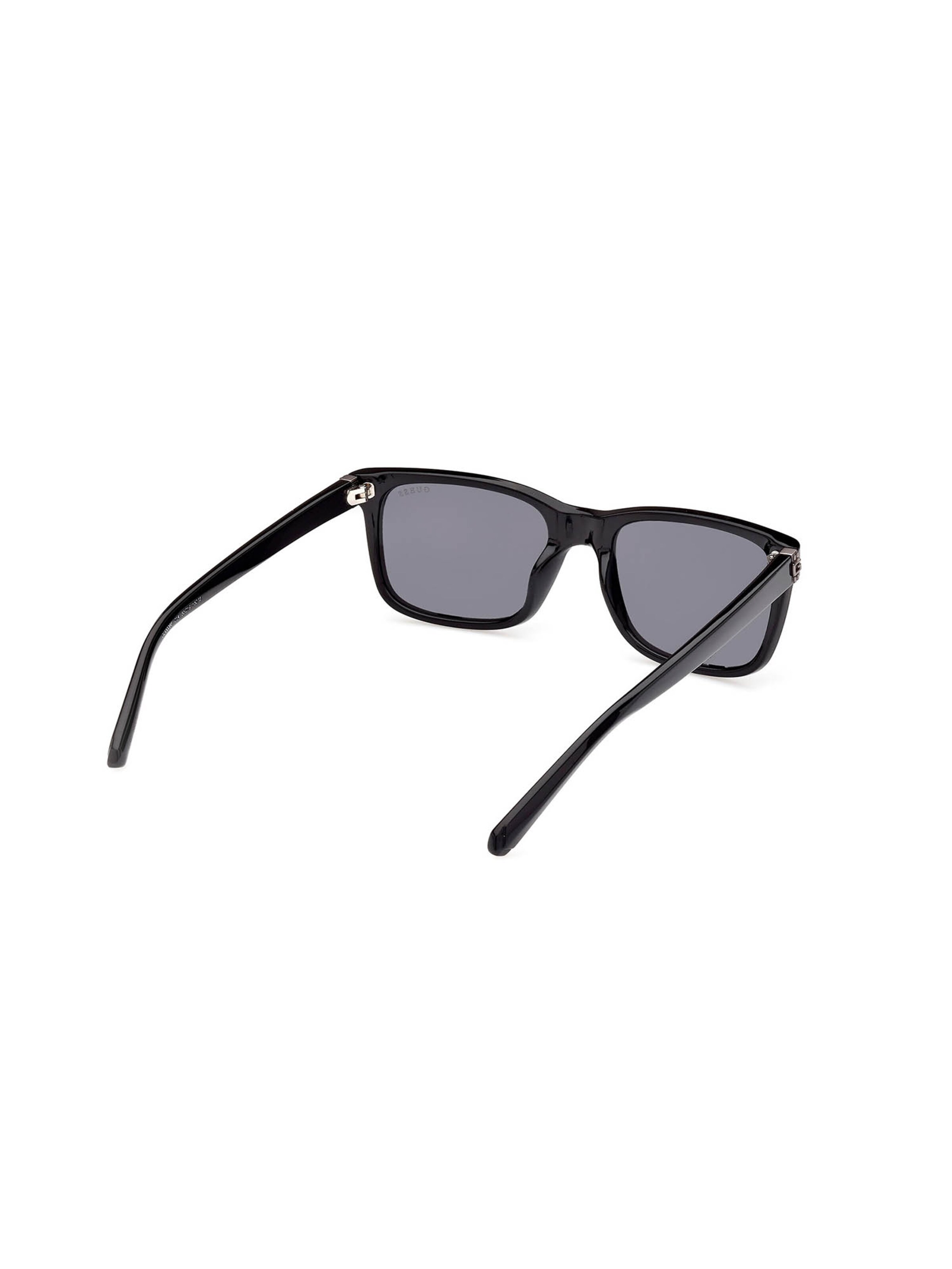 GUESS Sunglasses in Black