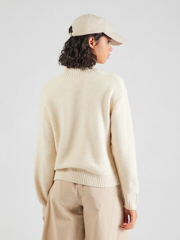 GAP Sweater in Beige