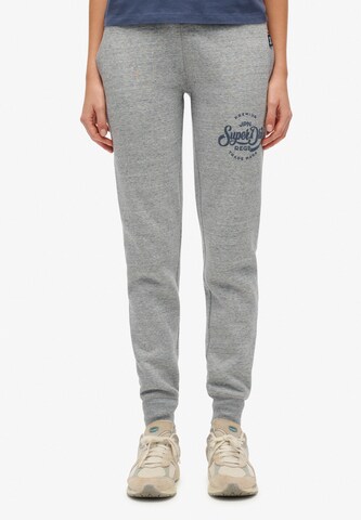 Effilé Pantalon Superdry en gris : devant