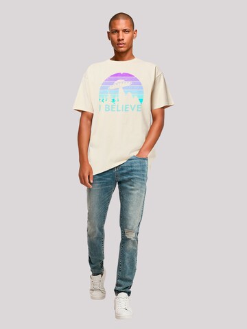 T-Shirt 'I Believe UFO Alien Raumschiff Retro' F4NT4STIC en beige
