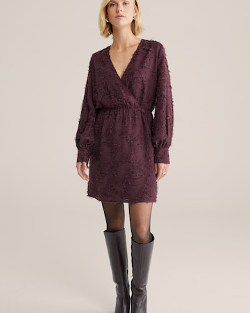 WE Fashion Платье в Красный: спереди