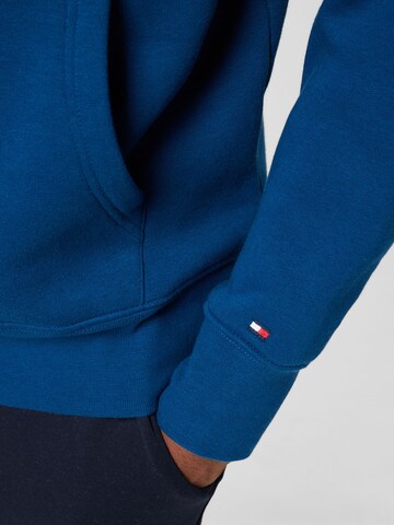 TOMMY HILFIGER Sweatshirt i blå