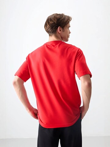 Tommy Life - Camisa em vermelho