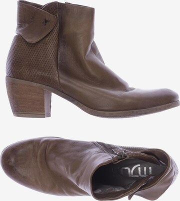 MJUS Dress Boots in 40 in Brown: front