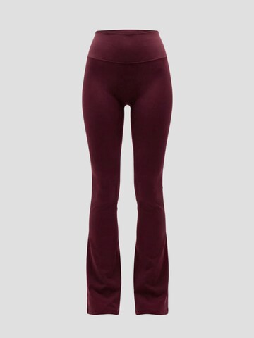 YO-GAYA Flared Leggings in Rood: voorkant