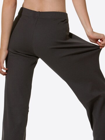 Wide leg Pantaloni di Yenita in grigio