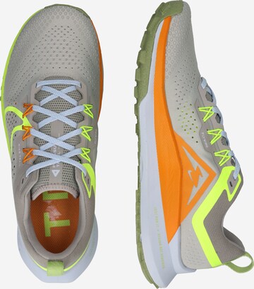 NIKE Laufschuh 'React Pegasus Trail 4' in Grau