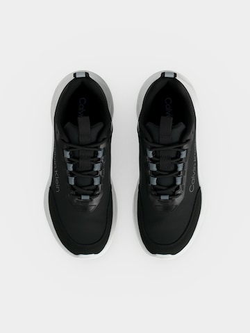 Baskets basses 'Lightweight Runner' Calvin Klein en noir