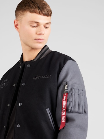 ALPHA INDUSTRIES Prechodná bunda 'Varsity' - Čierna