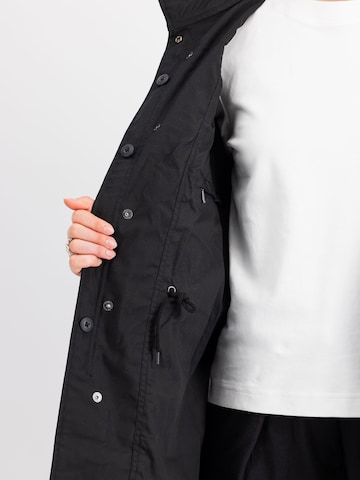 ALPHA INDUSTRIES Övergångsjacka i svart