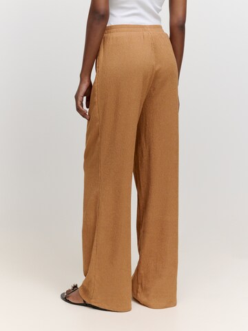 EDITED Loosefit Broek 'Isobel' in Bruin