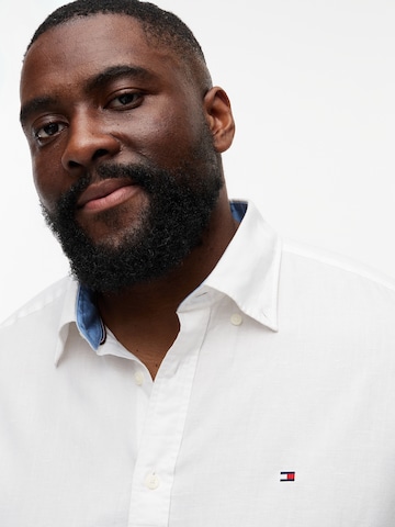 Tommy Hilfiger Big & Tall Comfort fit Koszula w kolorze biały