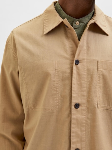 SELECTED HOMME Regular fit Button Up Shirt 'Luka' in Brown