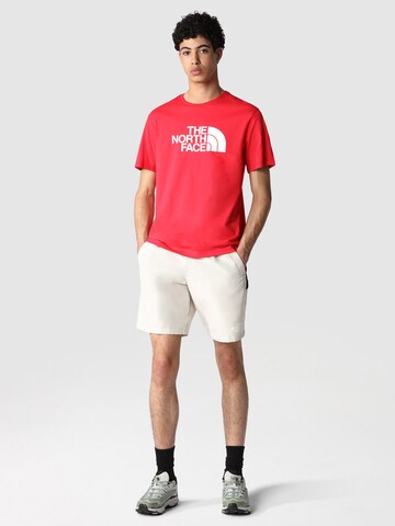 THE NORTH FACE - Ajuste regular Camiseta en rojo