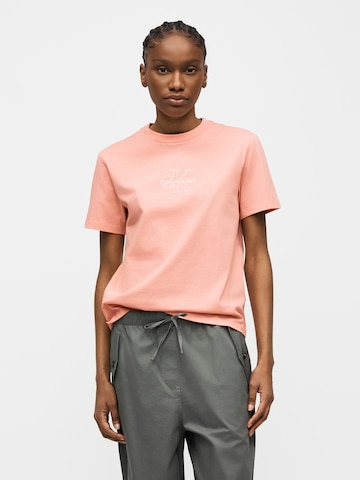 Tricou 'CLASSIC SEASONAL' de la Calvin Klein Jeans pe roșu: față