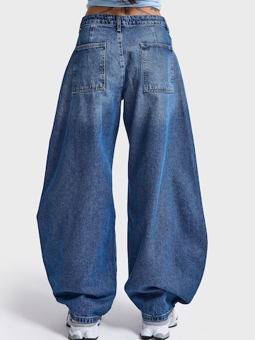 IT'S BASIC - Tapered Vaquero 'MEGA BALLOON MID RISE JEANS' en azul