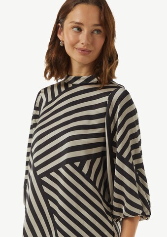 COMMA Blouse in Zwart: voorkant