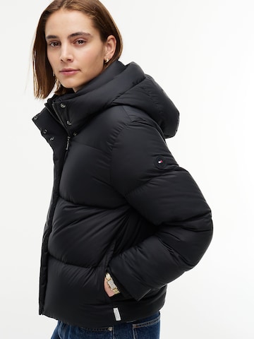 TOMMY HILFIGER Winterjacke in Schwarz