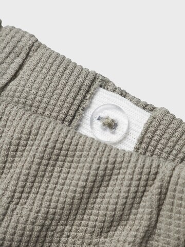 NAME IT Regular Jeansde     Latzhosede      Hose in Grau