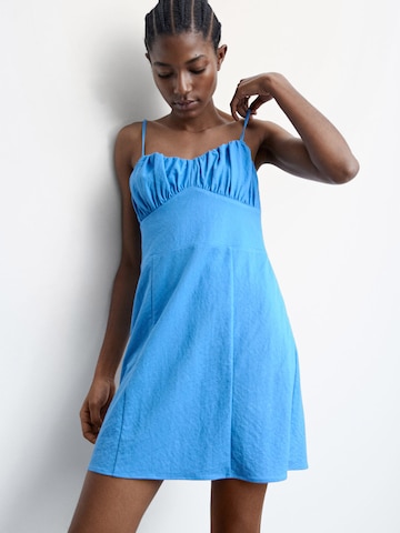 MANGO Letní šaty 'BLAIR' – modrá