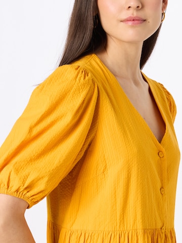 Robe-chemise 'MIAMEA' minimum en jaune