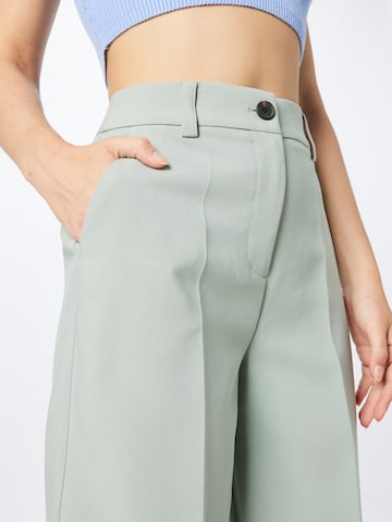 modström Trousers with creases 'Gale' in Green