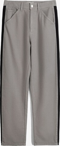 Bershka Normalny krój Spodnie w kolorze szary: przód