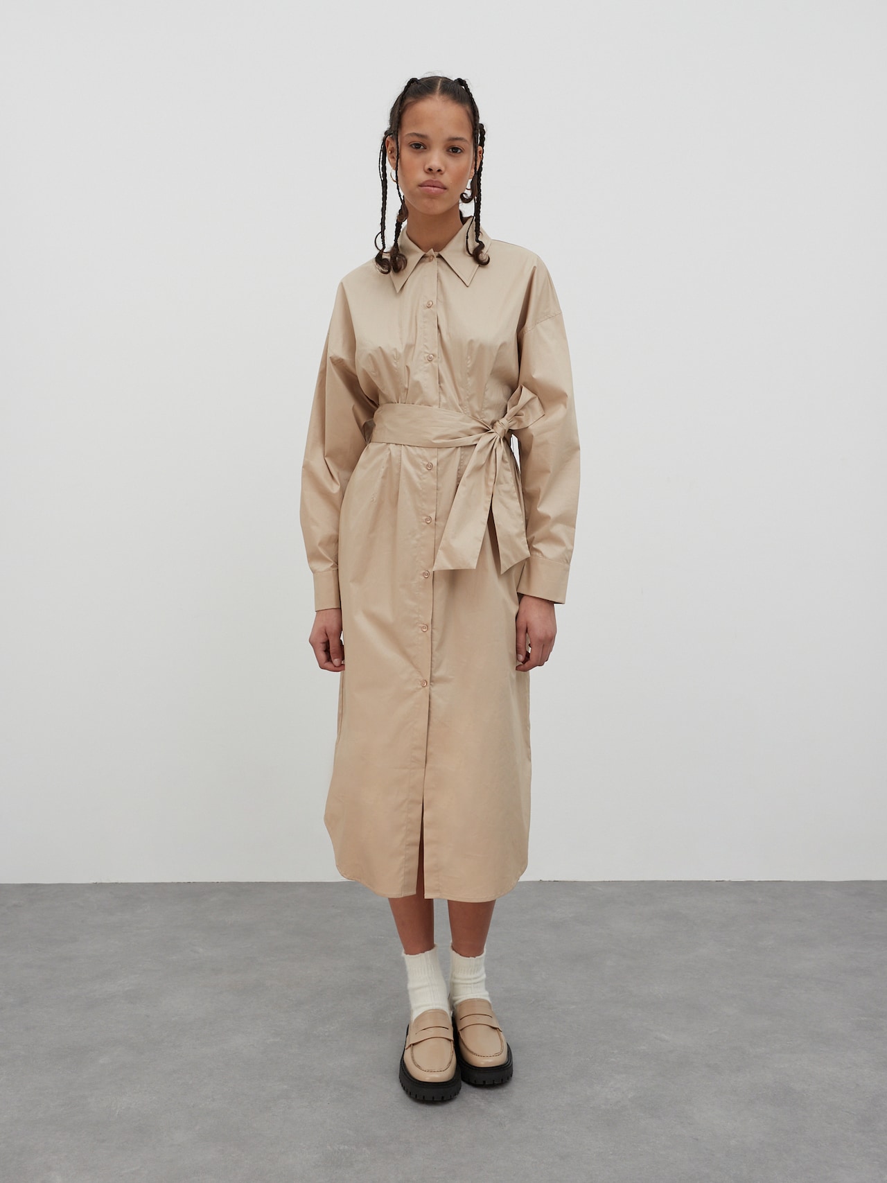 EDITED Vestido camisero 'Cana' beige