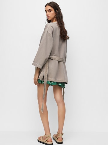 Pull&Bear Kimono in Grau