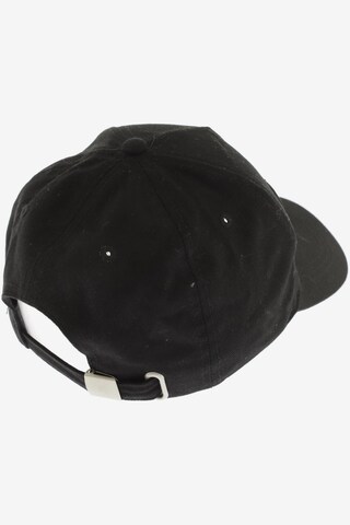 GUESS Hat & Cap in One size in Black