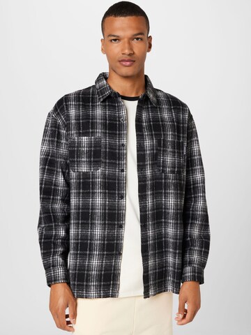 SikSilk Comfort fit Button Up Shirt in Black: front