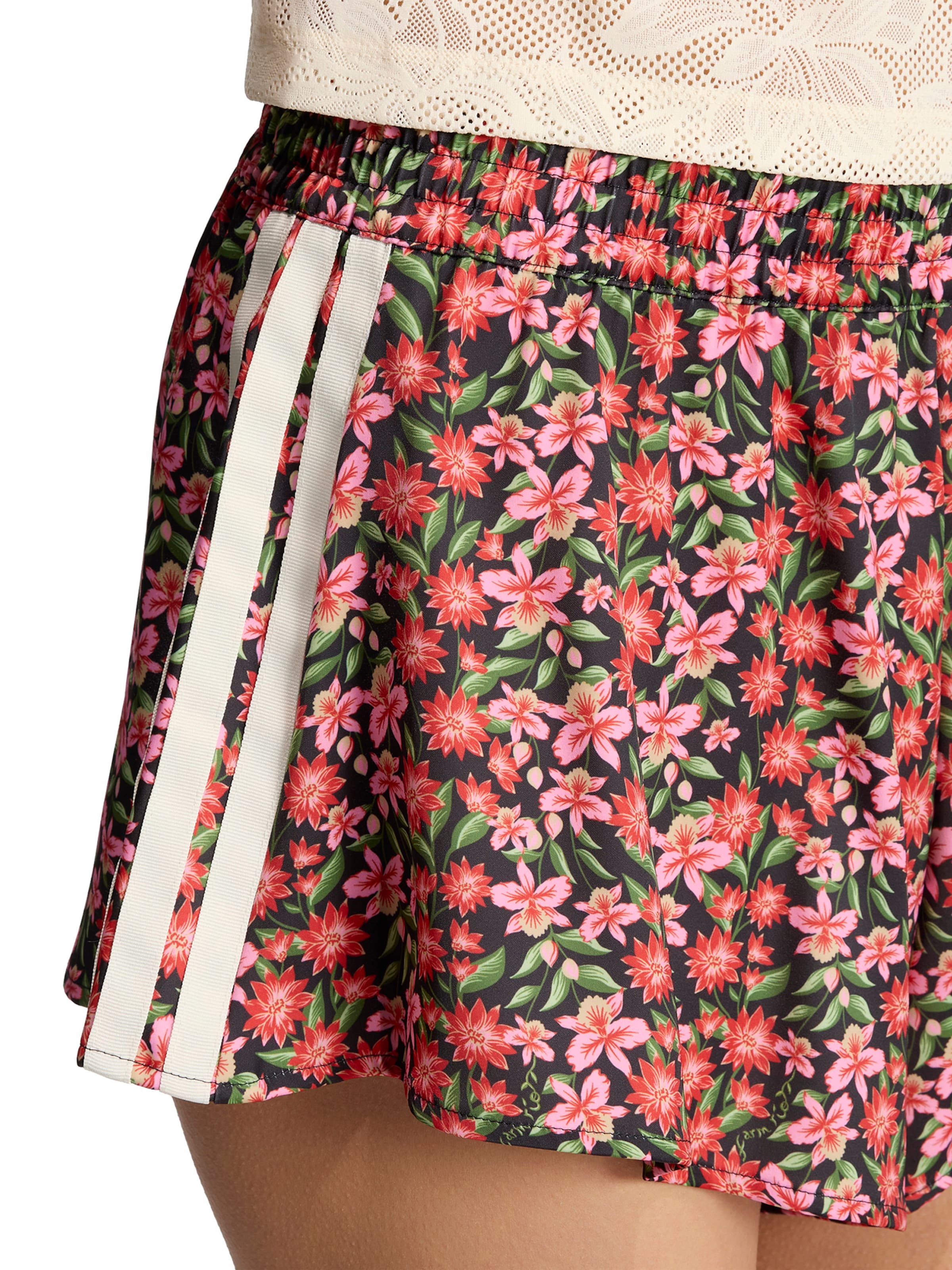 ADIDAS SPORTSWEAR Широка кройка Спортен панталон 'FARM SKORT' в черно