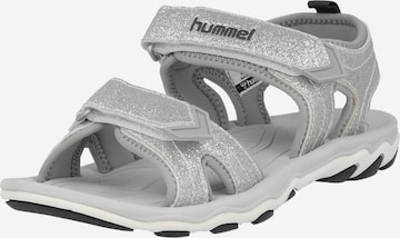 Pantofi deschiși de la Hummel pe argintiu: față