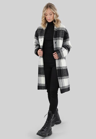 Fuchs Schmitt Between-Seasons Coat in Black: front