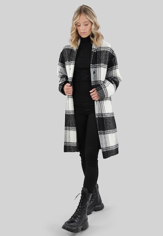 Fuchs Schmitt Between-Seasons Coat in Black: front