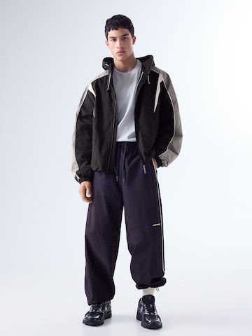 Bershka Tussenjas in Zwart