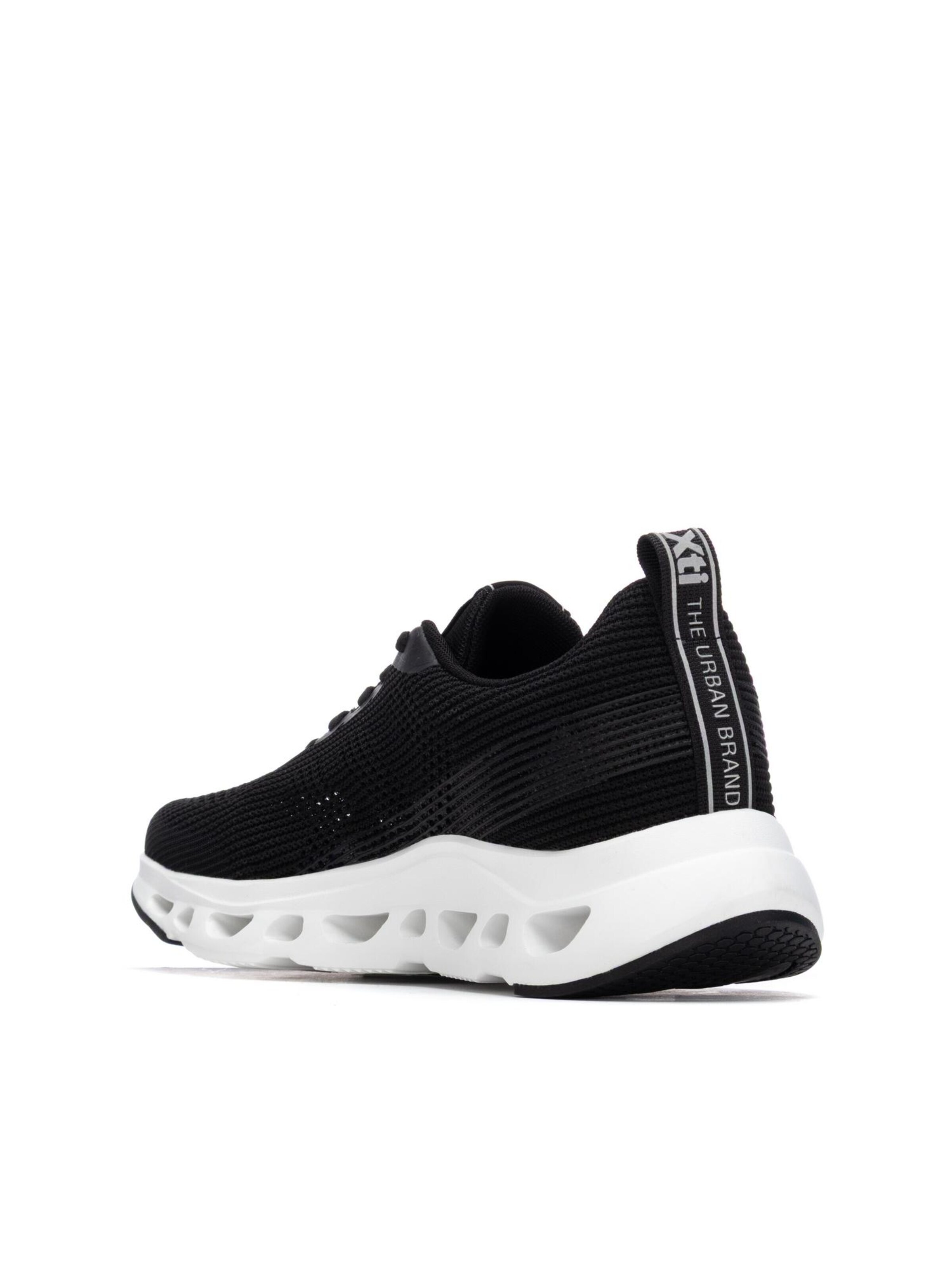 Xti Sneaker in Schwarz