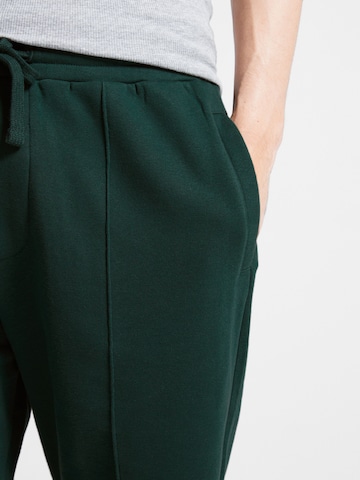 Bershka Loosefit Kalhoty – zelená