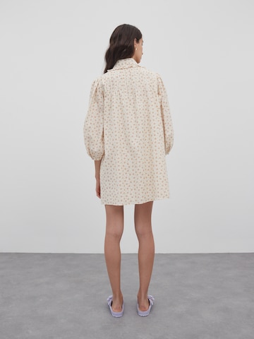 EDITED Shirt Dress 'Debbie' in Beige