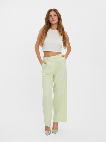 Vero Moda Collab Wide leg Pleat-front trousers 'Milena' in Green