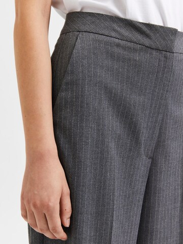 SELECTED FEMME Wide leg Trousers with creases 'Anni' in Grey