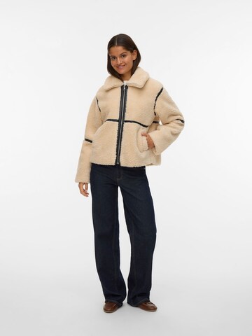 VERO MODA Tussenjas in Beige