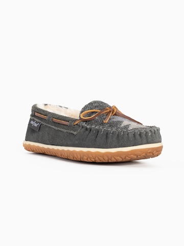 Minnetonka Moccasin 'Tilia' in Grey