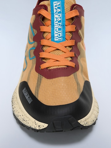 Sneaker bassa 'F6Tracer01' di NAPAPIJRI in marrone