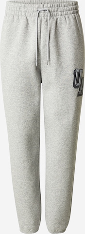 UNDER ARMOUR Tapered Urheiluhousut värissä harmaa: etupuoli