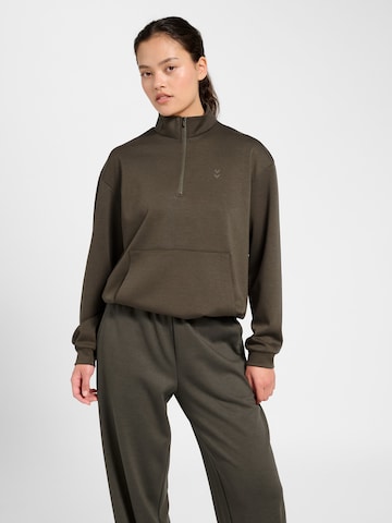 Hummel Sportief sweatshirt in Bruin: voorkant